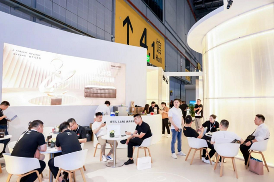 金可兒攜進口新品驚艷2024中國家博會1407