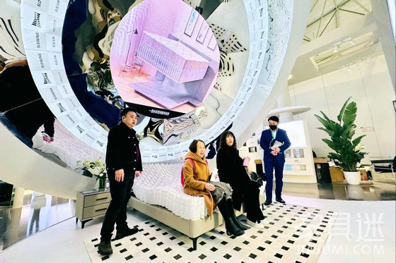 10展會人群