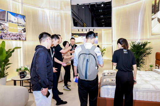 金可兒攜進口新品驚艷2024中國家博會304